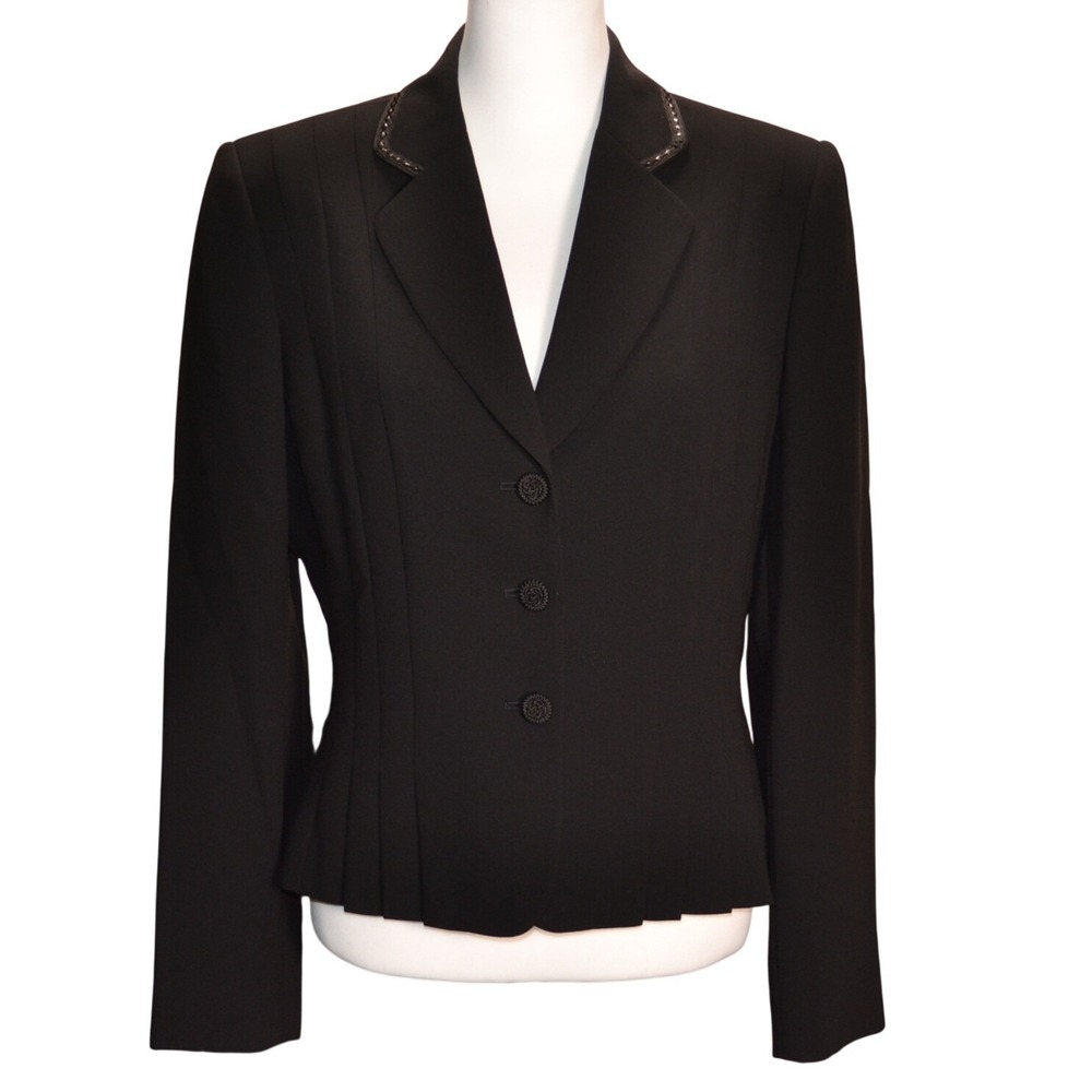 Tahari ASL Minimalist Preppy Three Button Blazer Jacket Black Pleated Feminine
